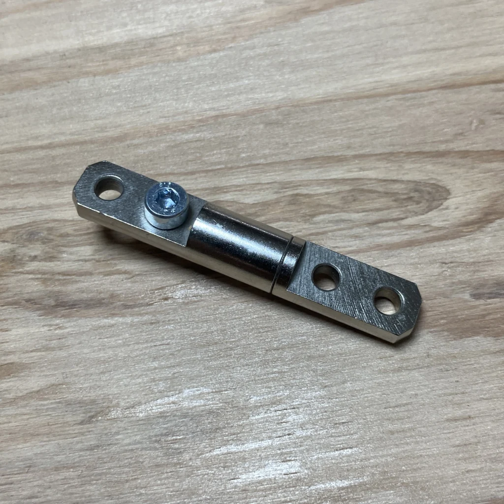 Makera Z1 Proのフリクションヒンジ