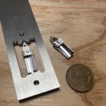 CNCによるアルミ切削加工品でジェットエンジンのタービンブレードを模したもの